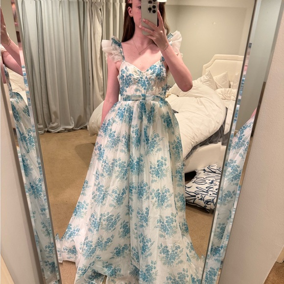Floral Blue and White love shack fancy dress Floral Blue and White love shack fancy dress